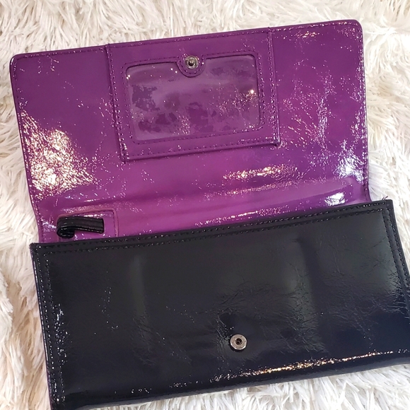 Kenneth Cole Reaction Convertible Wallet to Wristlet - Picture 1 of 9